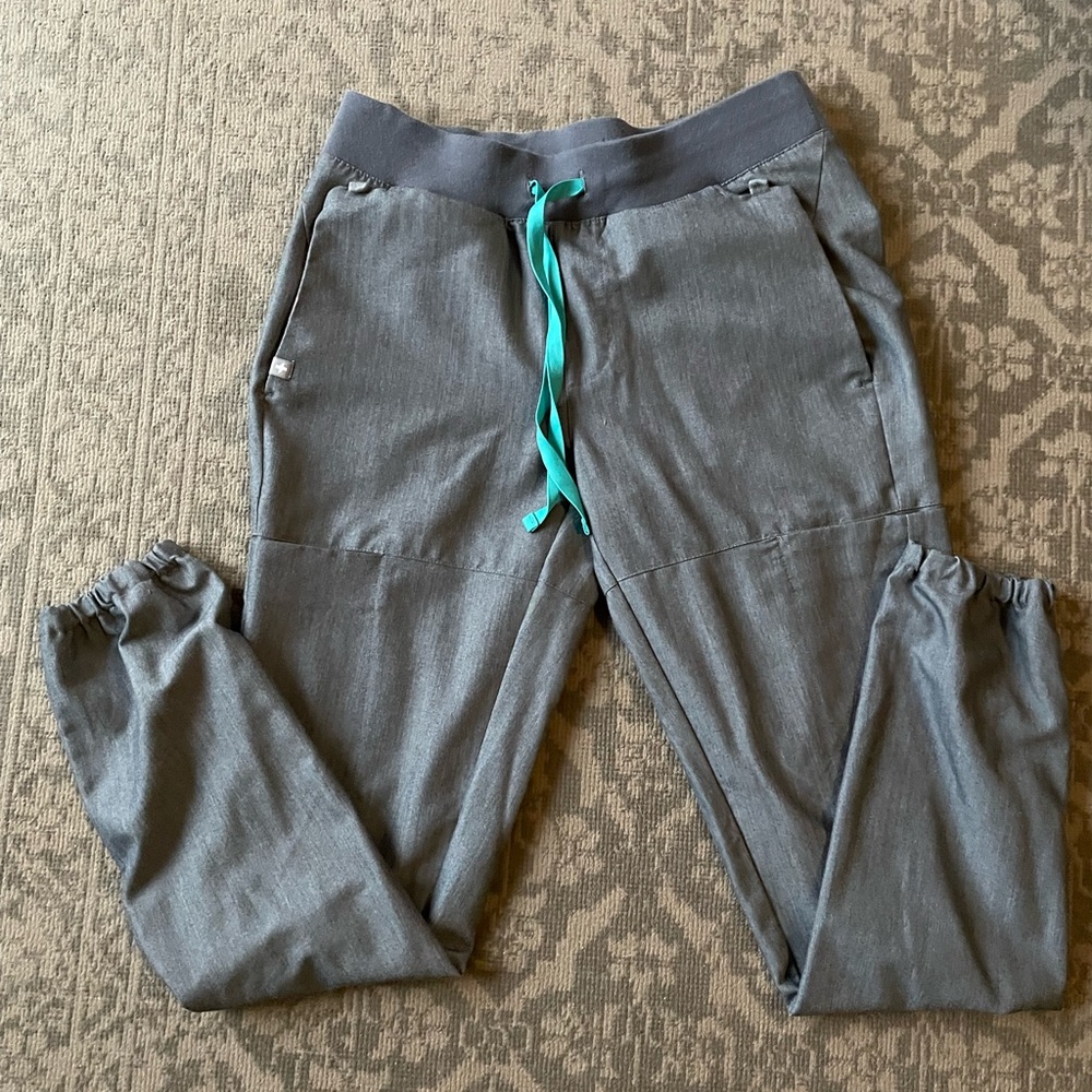 FIGS Castelar Snap Pocket XS Graphite